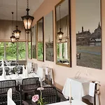 Schloss Eckberg Ξενοδοχείο 4*