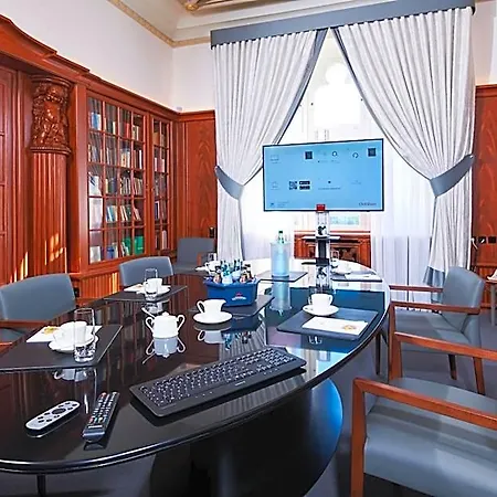 فندق Schloss Eckberg 4*