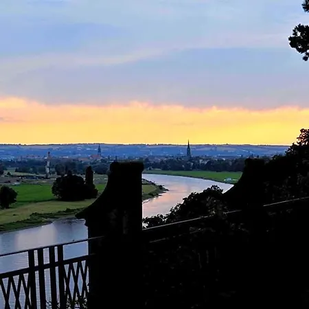 Schloss Eckberg 4*