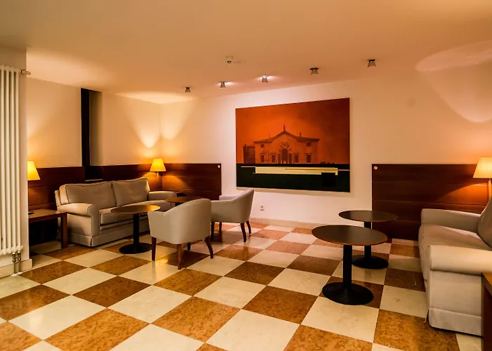 Schloss Eckberg מלון 4*