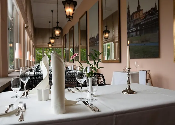 Hotel Schloss Eckberg 4*