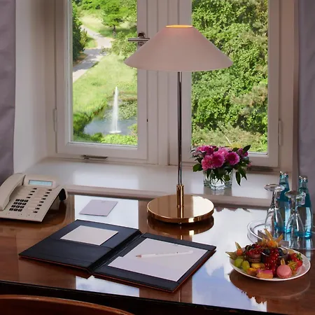 Ξενοδοχείο Schloss Eckberg 4*