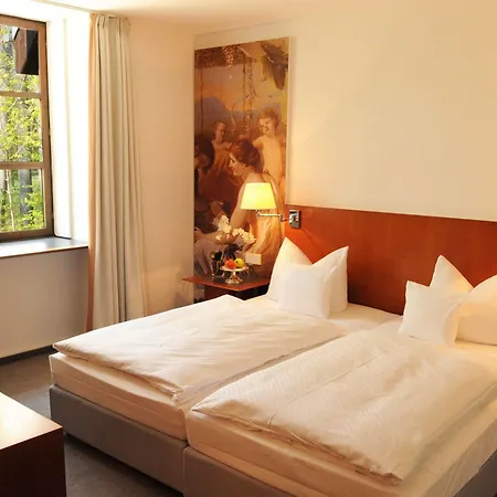 Ξενοδοχείο Schloss Eckberg 4*